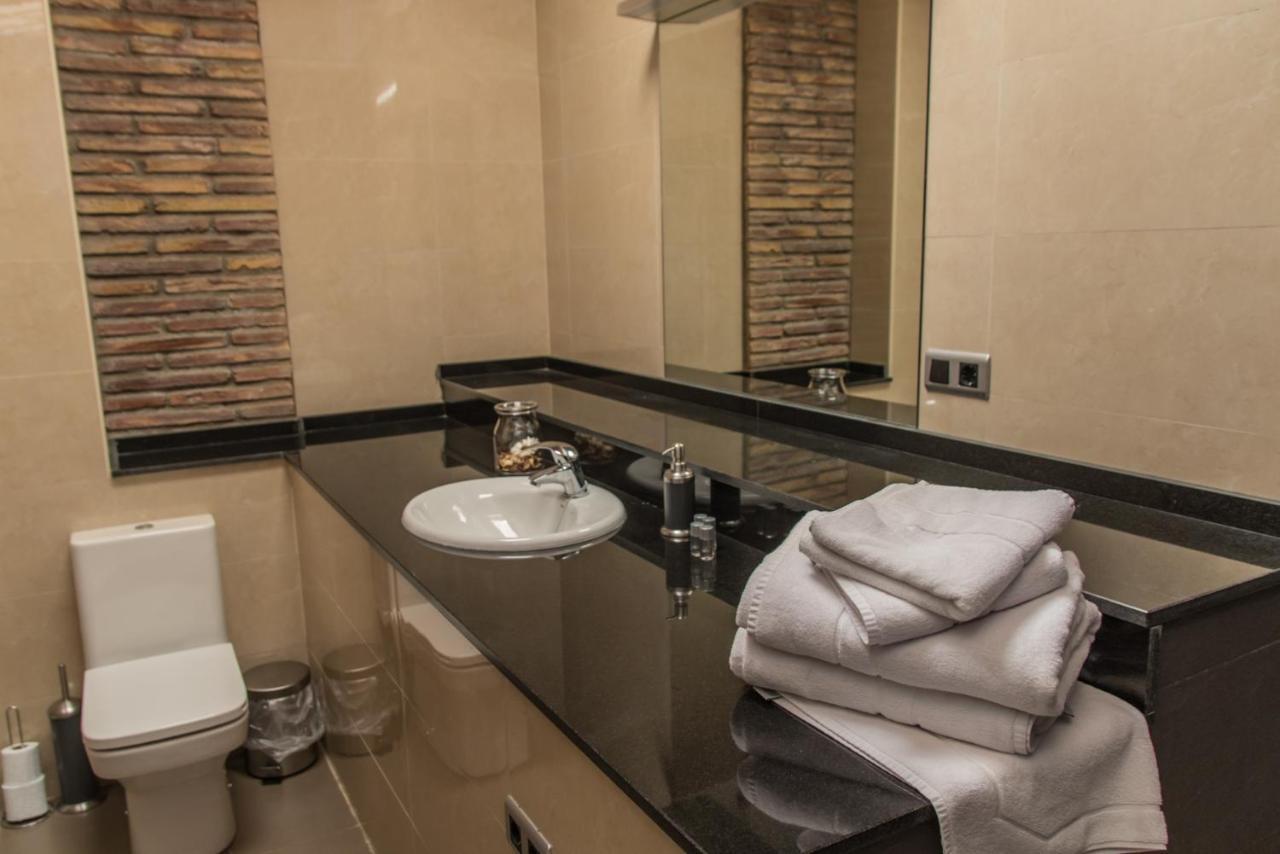 Plaza Apartamentos Binefar Ngoại thất bức ảnh