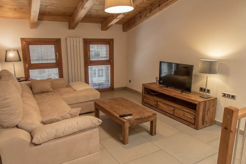Plaza Apartamentos Binefar Ngoại thất bức ảnh
