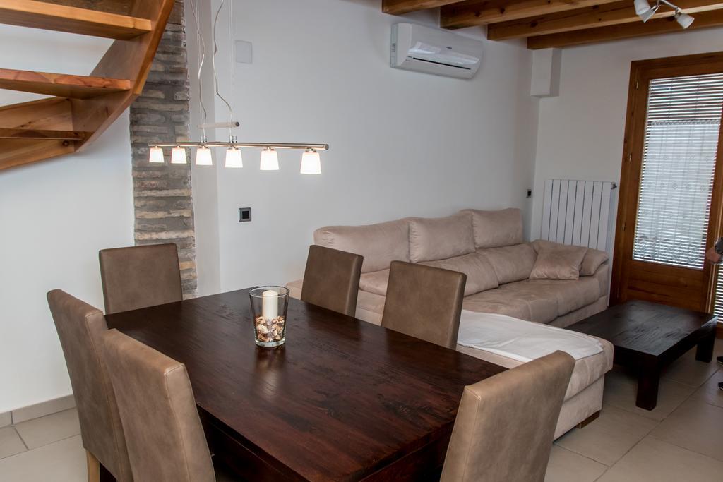 Plaza Apartamentos Binefar Ngoại thất bức ảnh